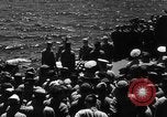 Standbild Bestattung Pazifik, 1944, aus Sekunde 10 historischem Filmmaterial Videoclip 65675071812