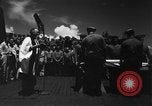 Standbild Bestattung Pazifik, 1944, aus Sekunde 11 historischem Filmmaterial Videoclip 65675071812