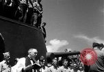Standbild Bestattung Pazifik, 1944, aus Sekunde 15 historischem Filmmaterial Videoclip 65675071812