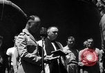 Standbild Bestattung Pazifik, 1944, aus Sekunde 19 historischem Filmmaterial Videoclip 65675071812