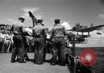 Standbild Bestattung Pazifik, 1944, aus Sekunde 25 historischem Filmmaterial Videoclip 65675071812