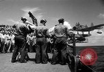 Standbild Bestattung Pazifik, 1944, aus Sekunde 28 historischem Filmmaterial Videoclip 65675071812