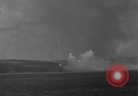 Standbild Bombardierung Insel Tinian Marianen, 1944, aus Sekunde 4 historischem Filmmaterial Videoclip 65675071813
