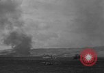 Standbild Bombardierung Insel Tinian Marianen, 1944, aus Sekunde 10 historischem Filmmaterial Videoclip 65675071813