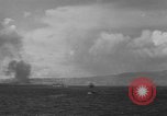 Standbild Bombardierung Insel Tinian Marianen, 1944, aus Sekunde 18 historischem Filmmaterial Videoclip 65675071813