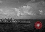 Standbild Bombardierung Insel Tinian Marianen, 1944, aus Sekunde 30 historischem Filmmaterial Videoclip 65675071813