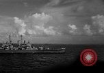 Standbild Bombardierung Insel Tinian Marianen, 1944, aus Sekunde 32 historischem Filmmaterial Videoclip 65675071813