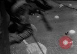 Standbild Britische Soldaten in Battle Gear europäische Theater, 1944, aus Sekunde 37 historischem Filmmaterial Videoclip 65675071827