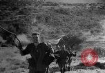 Standbild Britische Soldaten in Battle Gear europäische Theater, 1944, aus Sekunde 51 historischem Filmmaterial Videoclip 65675071827