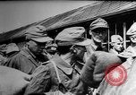 Standbild Britische Soldaten in Battle Gear europäische Theater, 1944, aus Sekunde 52 historischem Filmmaterial Videoclip 65675071827