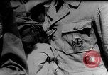 Standbild Britische Soldaten in Battle Gear europäische Theater, 1944, aus Sekunde 57 historischem Filmmaterial Videoclip 65675071827