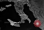 Image Carte montre la voie de l'invasion de l'Italie de la Sicile Italie, 1943, de la seconde 4 séquences d'archives historiques vidéo 65675071828