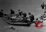 Image Une fumée noire et dense de feu faisant rage Théâtre du pacifique, 1944, de la seconde 20 séquences d'archives historiques vidéo 65675071830