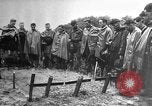 Image Une fumée noire et dense de feu faisant rage Théâtre du pacifique, 1944, de la seconde 40 séquences d'archives historiques vidéo 65675071830