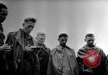 Image Une fumée noire et dense de feu faisant rage Théâtre du pacifique, 1944, de la seconde 42 séquences d'archives historiques vidéo 65675071830