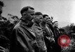 Image Une fumée noire et dense de feu faisant rage Théâtre du pacifique, 1944, de la seconde 44 séquences d'archives historiques vidéo 65675071830
