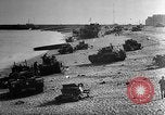 Image activités de plage Dieppe France, 1942, de la seconde 26 séquences d'archives historiques vidéo 65675071831