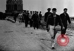 Image activités de plage Dieppe France, 1942, de la seconde 56 séquences d'archives historiques vidéo 65675071831
