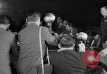 Immagine di Traghetto testimonia a McCarthy Army Signal Corps audizioni New York City USA, 1953, secondo 5 filmato di repertorio 65675071883