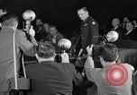 Immagine di Traghetto testimonia a McCarthy Army Signal Corps audizioni New York City USA, 1953, secondo 11 filmato di repertorio 65675071883