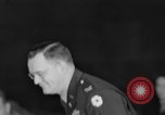 Immagine di Traghetto testimonia a McCarthy Army Signal Corps audizioni New York City USA, 1953, secondo 19 filmato di repertorio 65675071883