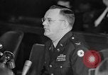 Immagine di Traghetto testimonia a McCarthy Army Signal Corps audizioni New York City USA, 1953, secondo 52 filmato di repertorio 65675071883