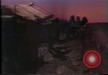 Standbild Südostasiatischer Flüchtlinge Europa, 1980, aus Sekunde 15 historischem Filmmaterial Videoclip 65675071912
