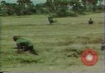 Standbild Südostasiatischer Flüchtlinge South East Asia, 1980, aus Sekunde 1 historischem Filmmaterial Videoclip 65675071913