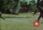 Standbild Südostasiatischer Flüchtlinge South East Asia, 1980, aus Sekunde 4 historischem Filmmaterial Videoclip 65675071913