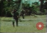 Standbild Südostasiatischer Flüchtlinge South East Asia, 1980, aus Sekunde 6 historischem Filmmaterial Videoclip 65675071913
