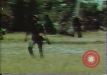 Standbild Südostasiatischer Flüchtlinge South East Asia, 1980, aus Sekunde 7 historischem Filmmaterial Videoclip 65675071913