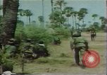 Standbild Südostasiatischer Flüchtlinge South East Asia, 1980, aus Sekunde 10 historischem Filmmaterial Videoclip 65675071913
