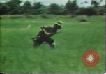 Standbild Südostasiatischer Flüchtlinge South East Asia, 1980, aus Sekunde 13 historischem Filmmaterial Videoclip 65675071913