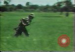 Standbild Südostasiatischer Flüchtlinge South East Asia, 1980, aus Sekunde 14 historischem Filmmaterial Videoclip 65675071913