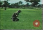 Standbild Südostasiatischer Flüchtlinge South East Asia, 1980, aus Sekunde 15 historischem Filmmaterial Videoclip 65675071913