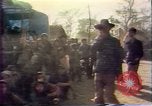 Standbild Südostasiatischer Flüchtlinge South East Asia, 1980, aus Sekunde 33 historischem Filmmaterial Videoclip 65675071913