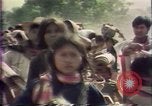 Standbild Südostasiatischer Flüchtlinge South East Asia, 1980, aus Sekunde 45 historischem Filmmaterial Videoclip 65675071913