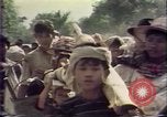 Standbild Südostasiatischer Flüchtlinge South East Asia, 1980, aus Sekunde 48 historischem Filmmaterial Videoclip 65675071913