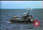 Standbild Südostasiatischer Flüchtlinge Europa, 1980, aus Sekunde 10 historischem Filmmaterial Videoclip 65675071917