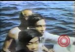 Standbild Südostasiatischer Flüchtlinge Europa, 1980, aus Sekunde 18 historischem Filmmaterial Videoclip 65675071917