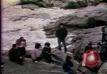 Standbild Südostasiatischer Flüchtlinge Europa, 1980, aus Sekunde 45 historischem Filmmaterial Videoclip 65675071917