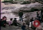 Standbild Südostasiatischer Flüchtlinge Europa, 1980, aus Sekunde 46 historischem Filmmaterial Videoclip 65675071917