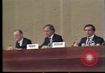 Standbild Südostasiatischer Flüchtlinge Europa, 1980, aus Sekunde 16 historischem Filmmaterial Videoclip 65675071918