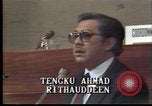 Standbild Südostasiatischer Flüchtlinge Europa, 1980, aus Sekunde 19 historischem Filmmaterial Videoclip 65675071918