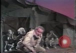 Standbild Südostasiatischer Flüchtlinge Europa, 1980, aus Sekunde 52 historischem Filmmaterial Videoclip 65675071919