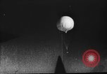 Standbild japanische Bombe Ballons an Deutschland United States USA, 1945, aus Sekunde 28 historischem Filmmaterial Videoclip 65675071921