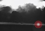 Standbild Dreifaltigkeit - die erste Atombombe in der Geschichte Alamogordo New Mexico USA, 1945, aus Sekunde 17 historischem Filmmaterial Videoclip 65675071922