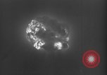 Standbild Dreifaltigkeit - die erste Atombombe in der Geschichte Alamogordo New Mexico USA, 1945, aus Sekunde 28 historischem Filmmaterial Videoclip 65675071922