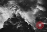 Standbild Dreifaltigkeit - die erste Atombombe in der Geschichte Alamogordo New Mexico USA, 1945, aus Sekunde 40 historischem Filmmaterial Videoclip 65675071922