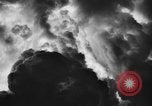 Standbild Dreifaltigkeit - die erste Atombombe in der Geschichte Alamogordo New Mexico USA, 1945, aus Sekunde 44 historischem Filmmaterial Videoclip 65675071922